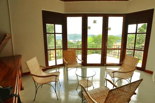 Pearl House Hotell Kandy Exteriör bild