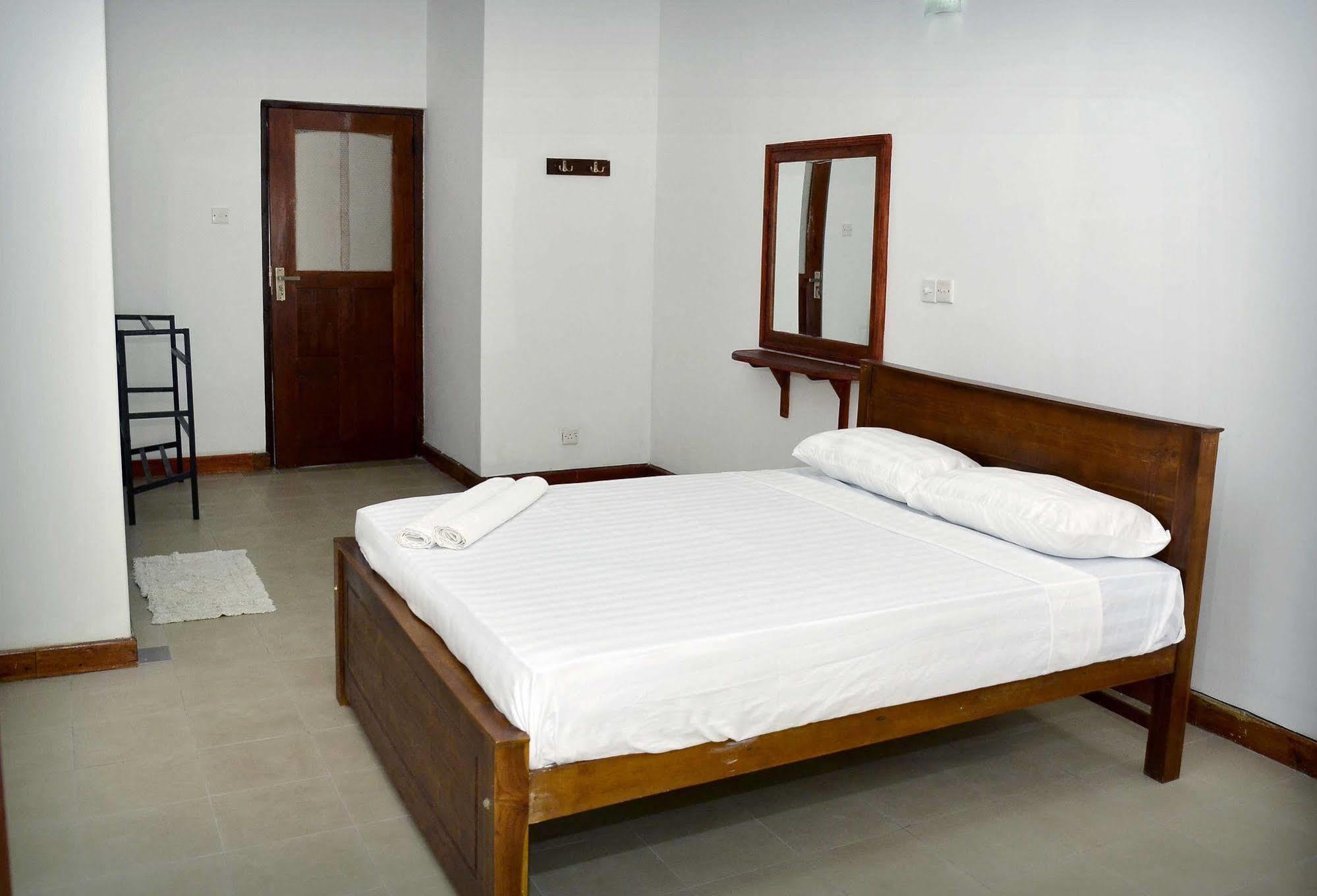 Pearl House Hotell Kandy Exteriör bild