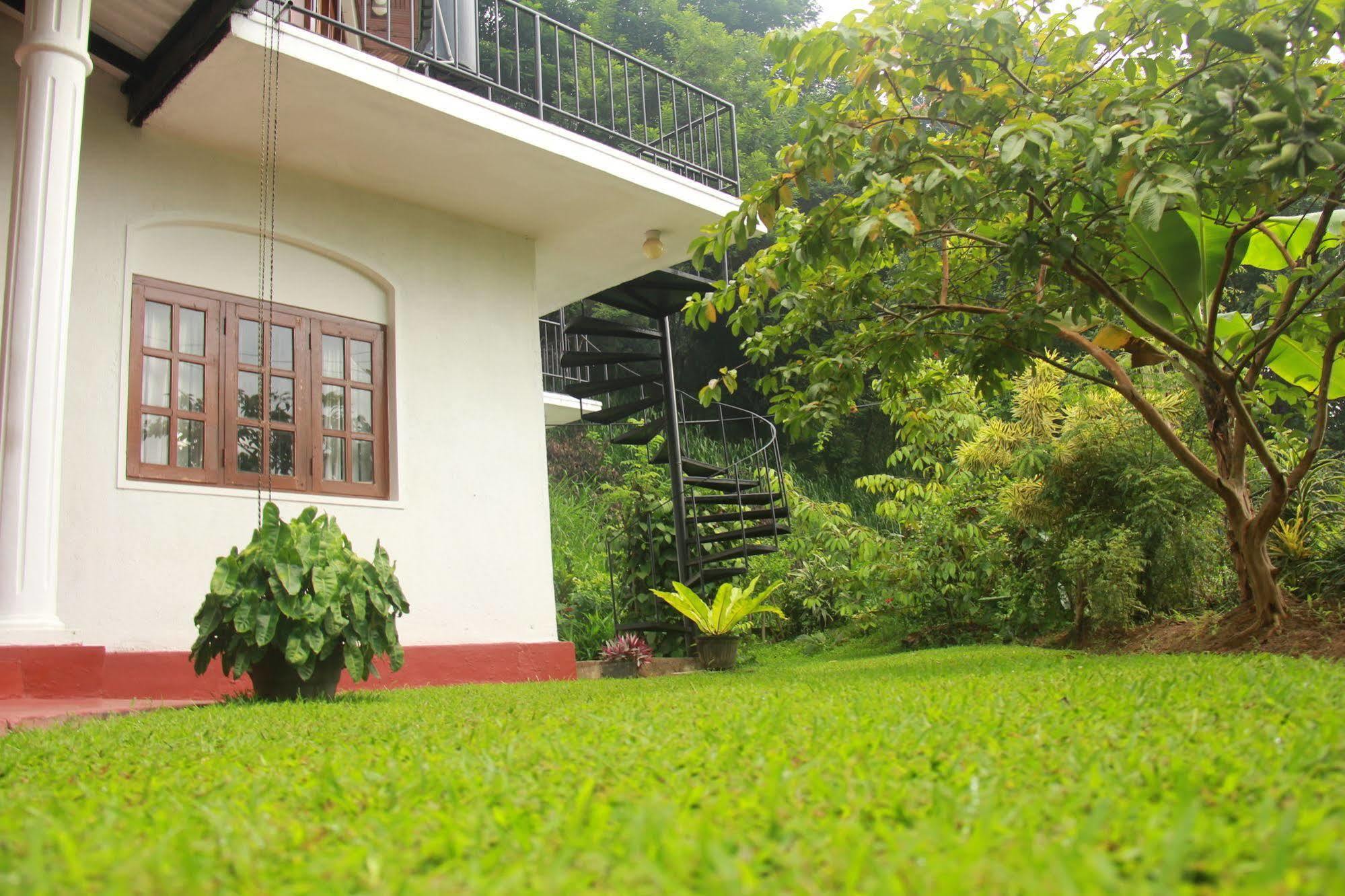 Pearl House Hotell Kandy Exteriör bild