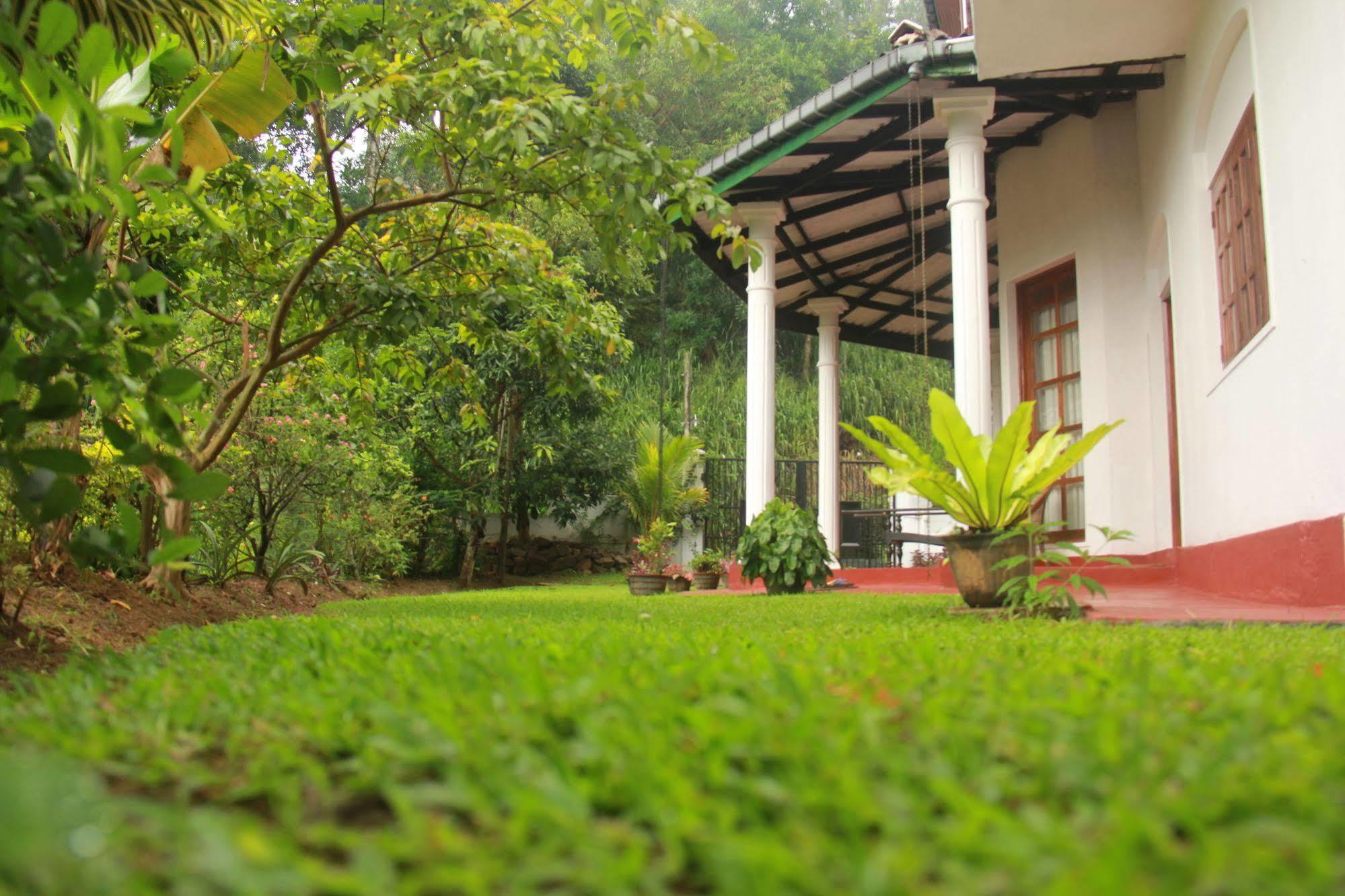 Pearl House Hotell Kandy Exteriör bild